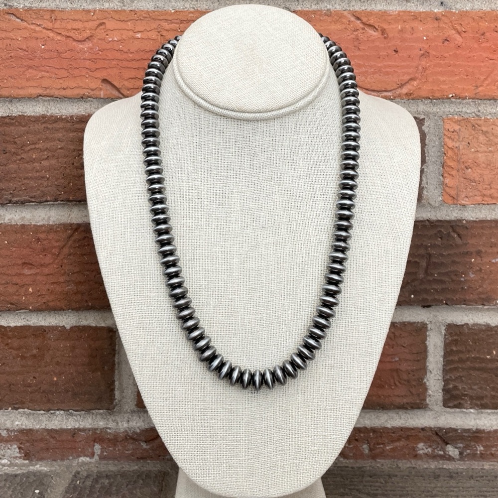 20.5 inch Navajo Style Pearl Saucer Necklace - Picture 2 of 2